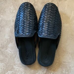 Women’s Black Woven Shoes